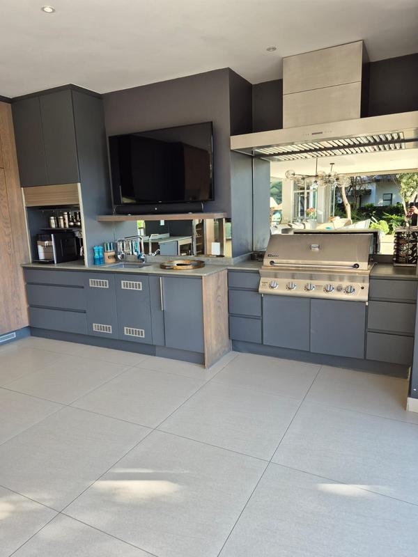 6 Bedroom Property for Sale in The Islands Estates North West